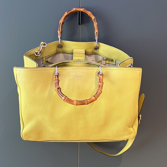 Large Gucci Shopper in great condition17 x 12 x 8 - Picture 5 of 11